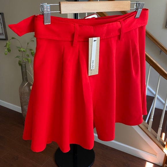 New DO+BE Red Pleated Skort (NWT) Size Large - Picture 3 of 10